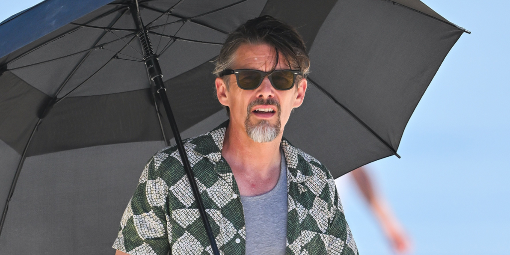 Ray-Ban Wayfarer Ease RB 4340 601 - As Seen on Charles Leclerc & Ethan Hawke